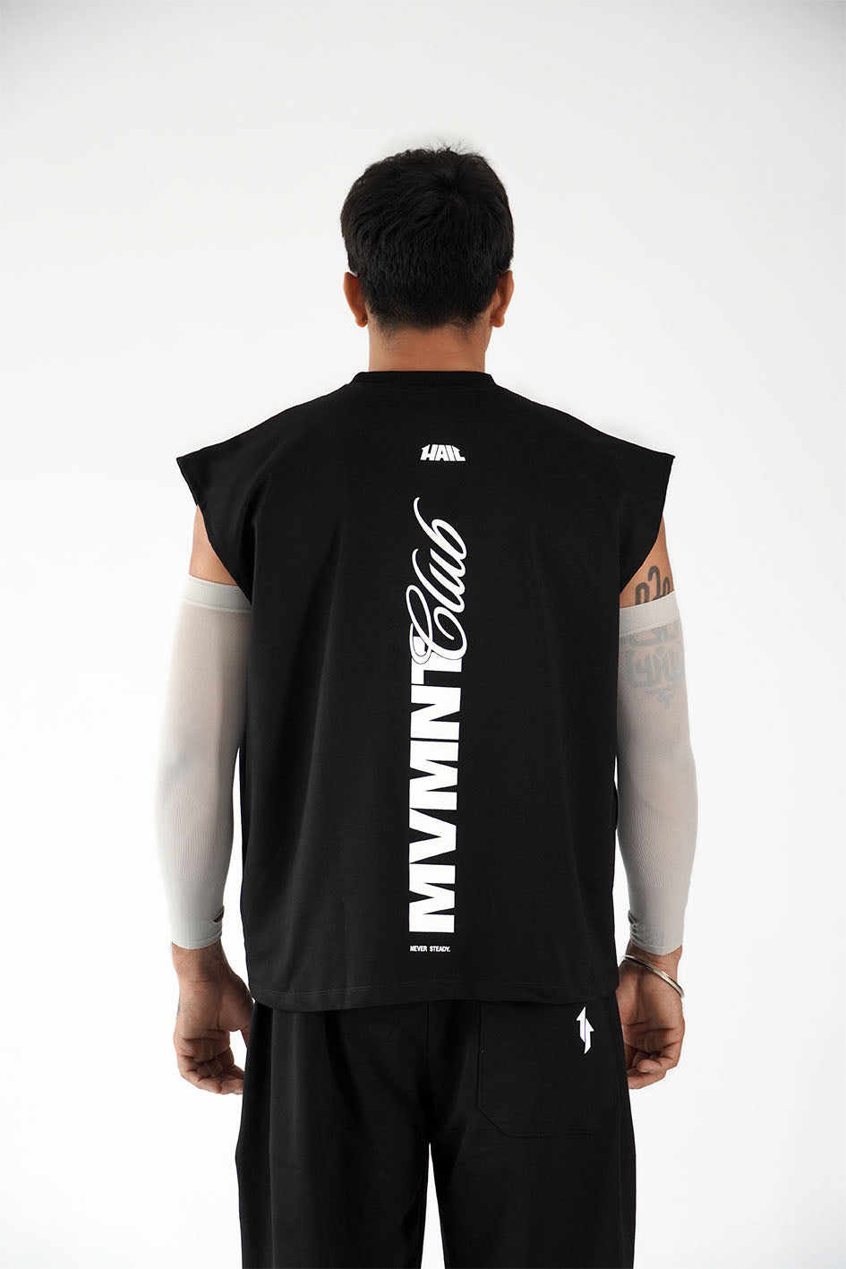 MVMNT VEST BLACK